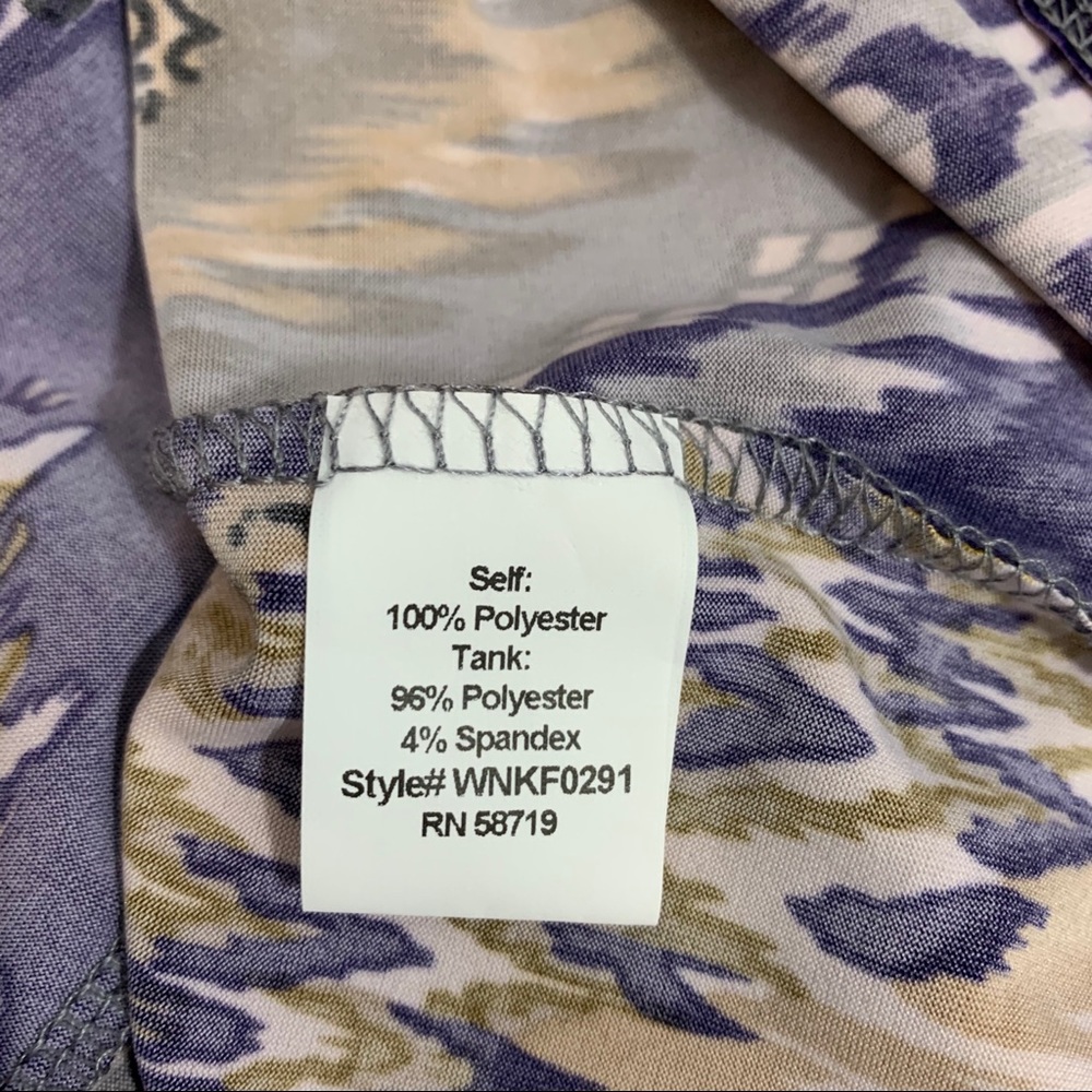 Notations layered Tank with Long Sleeve Overlay - Picture 5 of 6